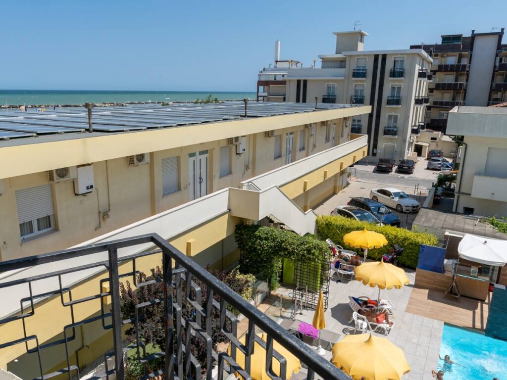 Appartamenti-vacanza-vista-mare-Hotel-Milanese-Torre-Pedrera-gallery-12