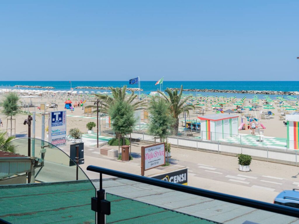 Appartamenti-vacanza-vista-mare-Hotel-Milanese-Torre-Pedrera-gallery-2